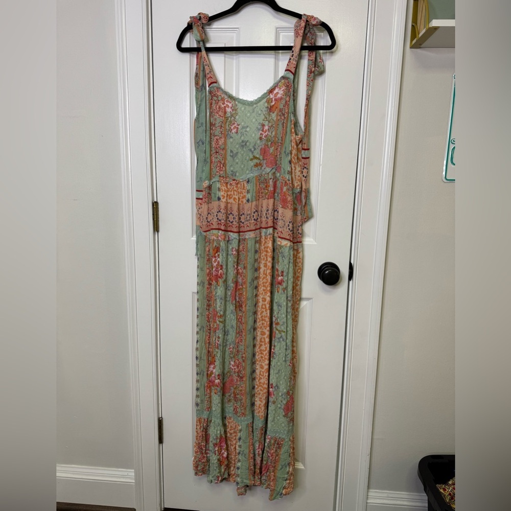 Celina one size Floral Maxi Dress NWT - Picture 2 of 10
